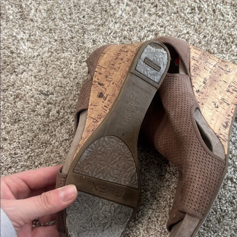 👟 3/$10 - Life Stride Brown Peep-Toe Wedges